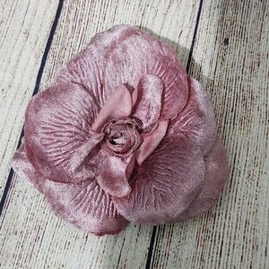 Large Vintage Millinery Mauve Pink Velvet Camellia Style Brooch